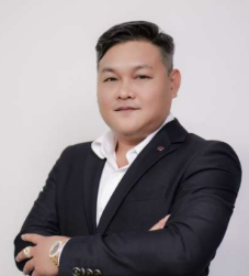 /assets/directors/director-2.jpg